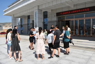 返鄉大學生創業青年赴山西廣靈電子商務公共服務中心參觀學習，探索電商新機遇